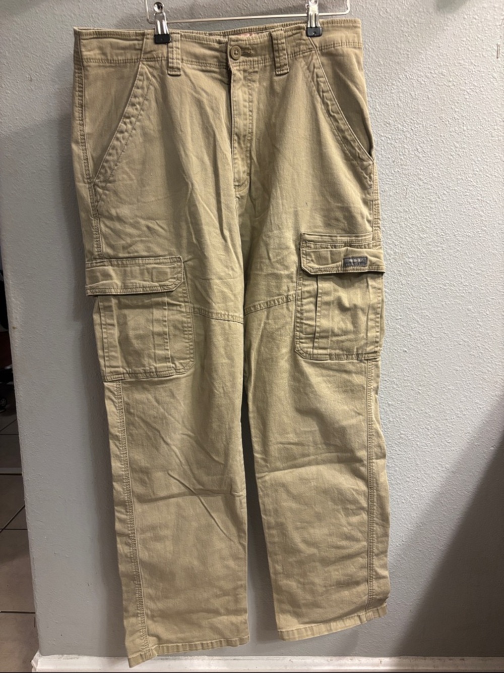 Wrangler Tan Cargo Pants with Multiple Pockets